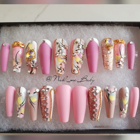 Luxurious press-on Nails - Picture 3 of 16